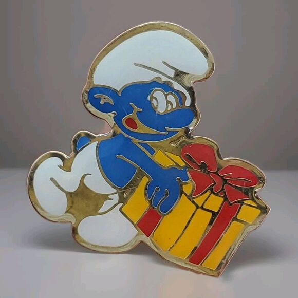 Smurf With Gift Box Brooch Enamal  Pin Cartoon Character - Picture 1 of 9